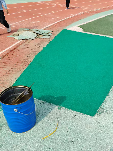 韶关球场翻新修补改造专项服务介绍